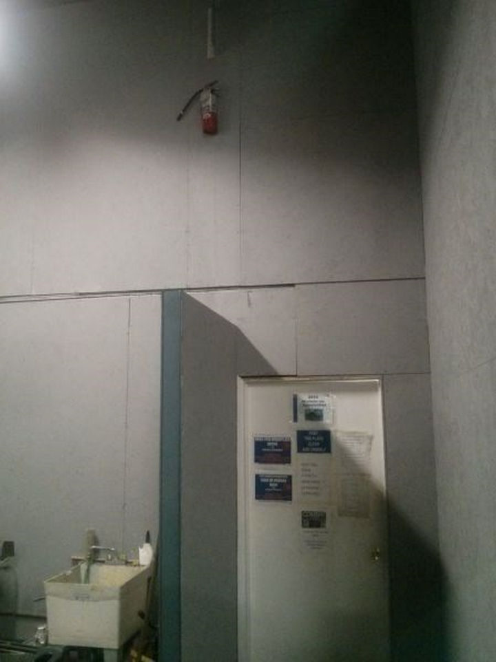 25 People Who Simply Had One Job - In case of emergency...jump!