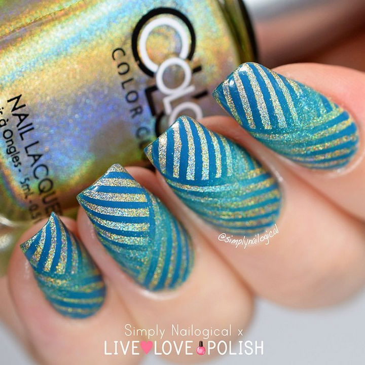 18 Reverse Gradient Nails - Gorgeous aqua color nails with incredibly creative use of striping tape.