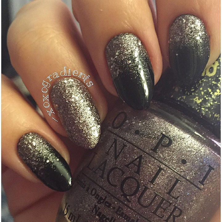18 Reverse Gradient Nails - Reverse gradient nails can also look edgy.