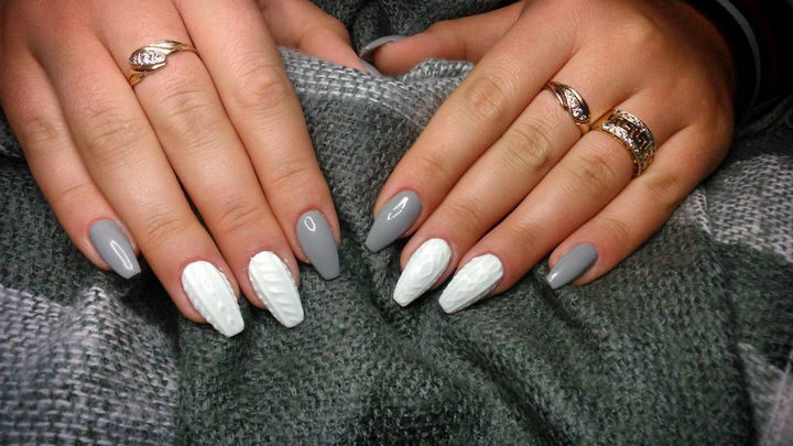 10 Winter Sweater Nails - Gorgeous winter sweater nails with style.