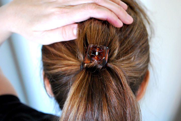 14 Lazy Girl Hair Hacks - Or, use a hair clip for fuller ponytails in minutes!