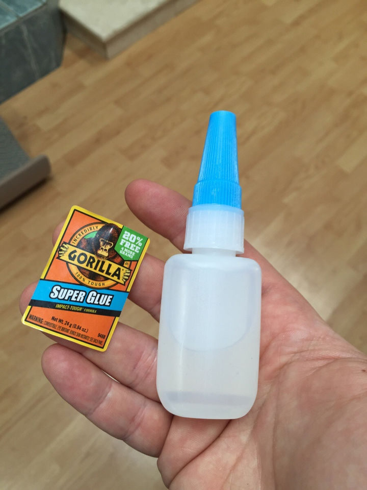 22 Funny Examples of Irony - Wonder if they used Gorilla Super Glue?