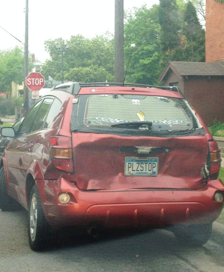 31 People Making the Best of a Bad Situation - I hope they read his license plate earlier next time.