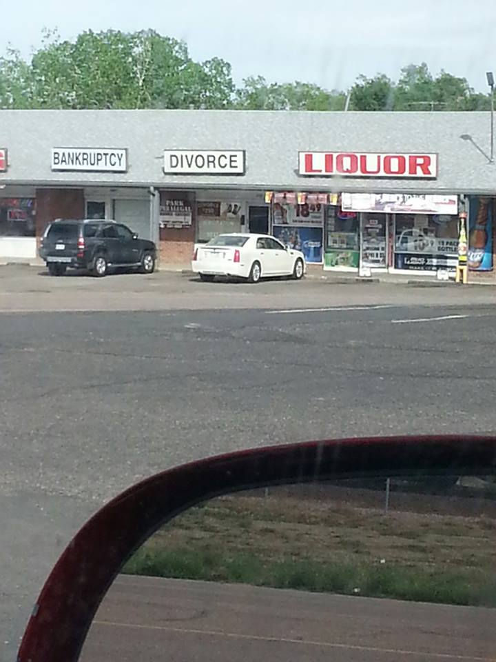 31 People Making the Best of a Bad Situation - This strip mall reads like a country song.