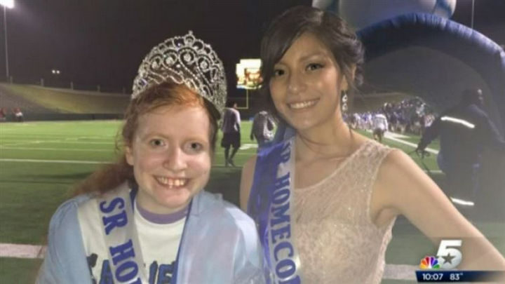 10 Random Acts of Kindness - The homecoming queen who gave up her crown to a bullied young girl.