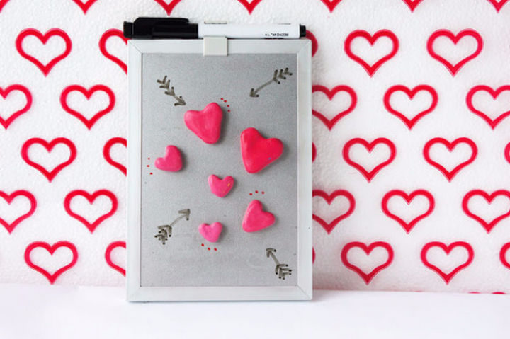 27 DIY Valentine's Day Crafts - Create DIY heart magnets.