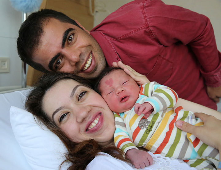 Turkish couple Murat Engin and his wife Ceyda welcomed baby Çina who was born with a special and unique heart-shaped birthmark.