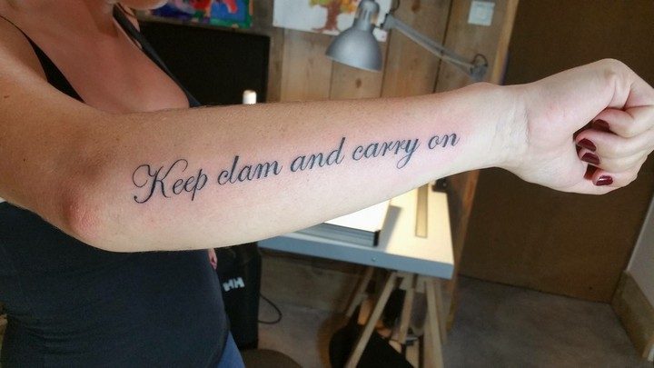 25 Funny Tattoo Fails - Keep clams?