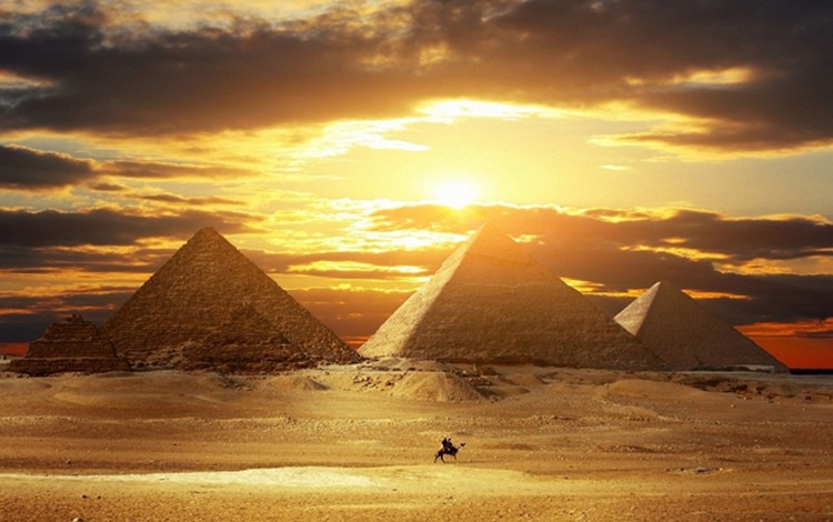 27 Beautiful Sunsets - The Pyramids of Giza, Egypt.