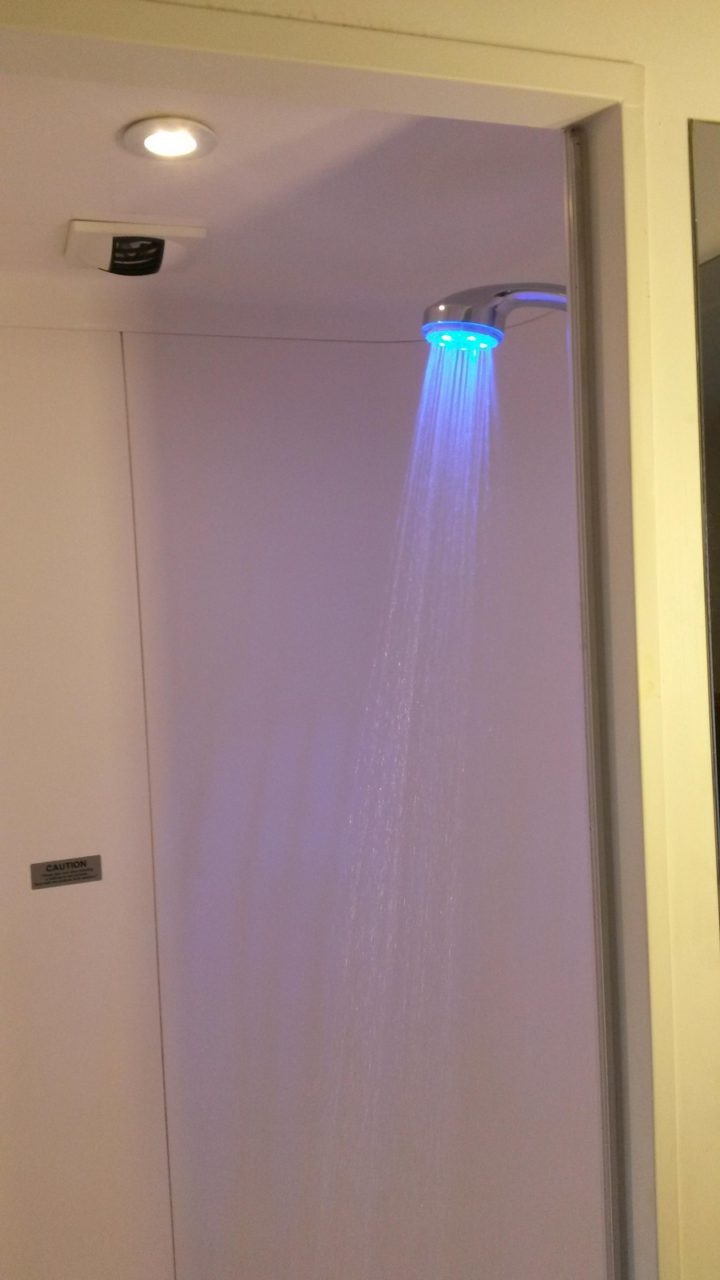 15 New Inventions - Heat-sensitive illuminated showerhead.
