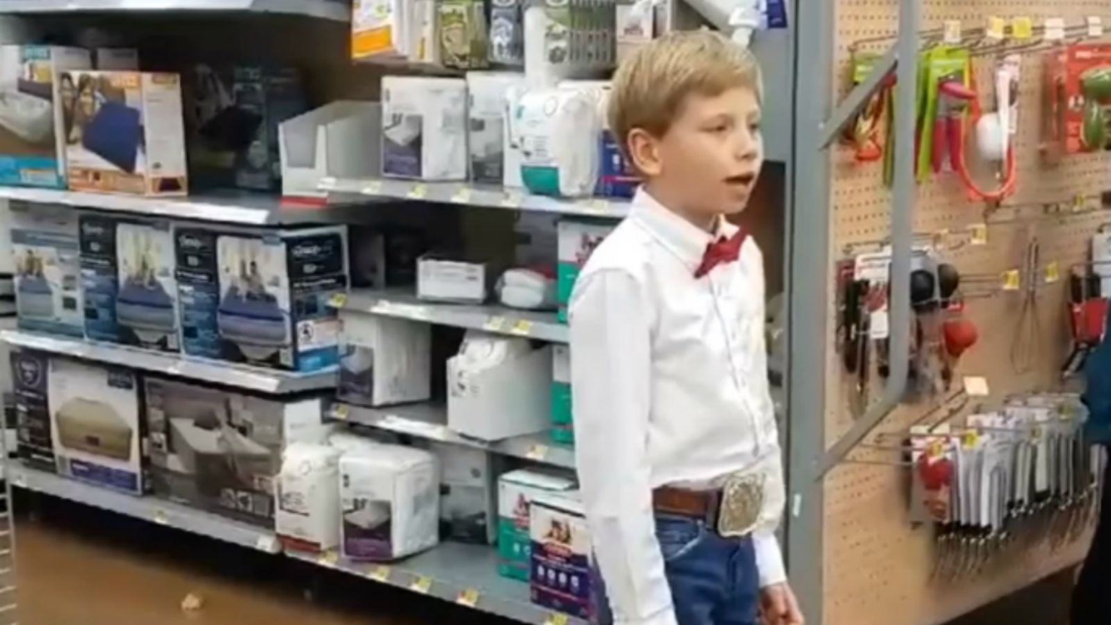 Young Mason Ramsey is Walmart’s ‘Yodeling Kid’ and he sings his heart out!