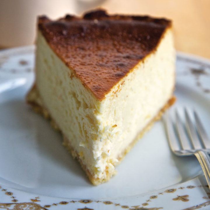 19 Delicious Cheesecake Recipes - Lindy's Cheesecake.