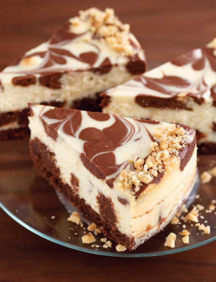 19 Delicious Cheesecake Recipes - Brownie Swirl Cheesecake.