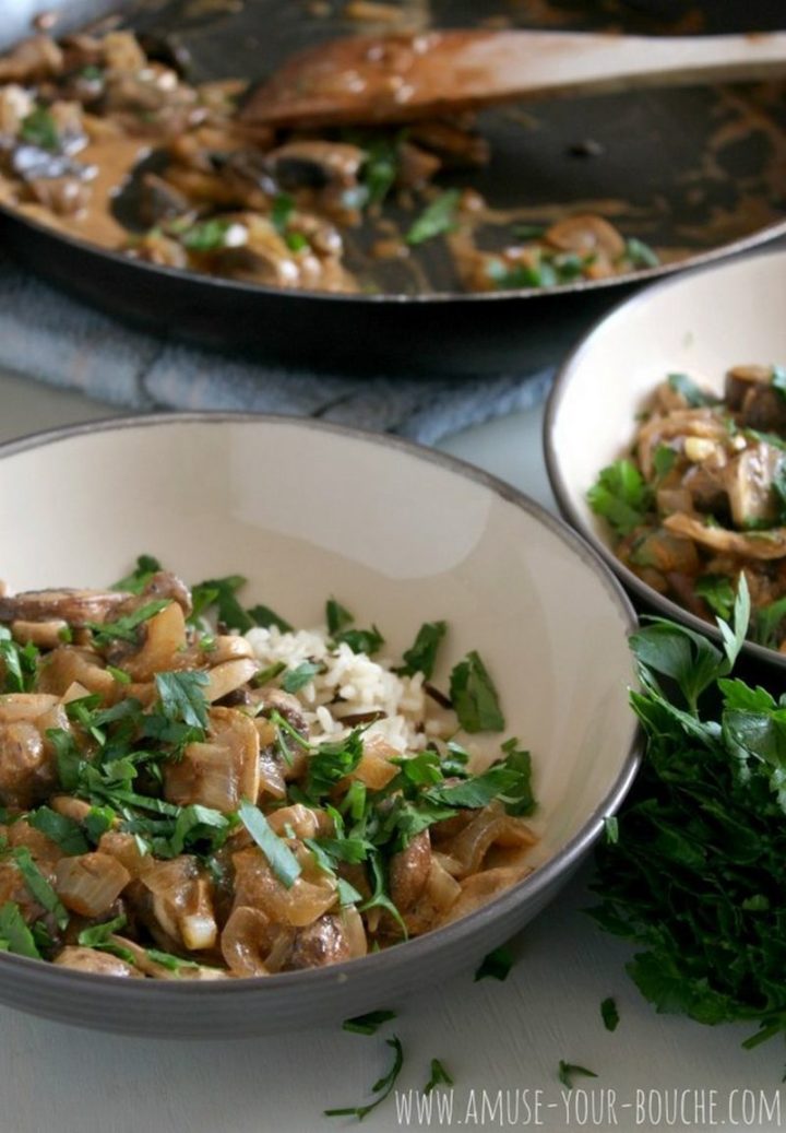 25 Healthy and Delicious Vegetarian Recipes - 15-Minute Mushroom Stroganoff.
