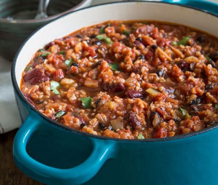 25 Healthy and Delicious Vegetarian Recipes - Vegan Chili.