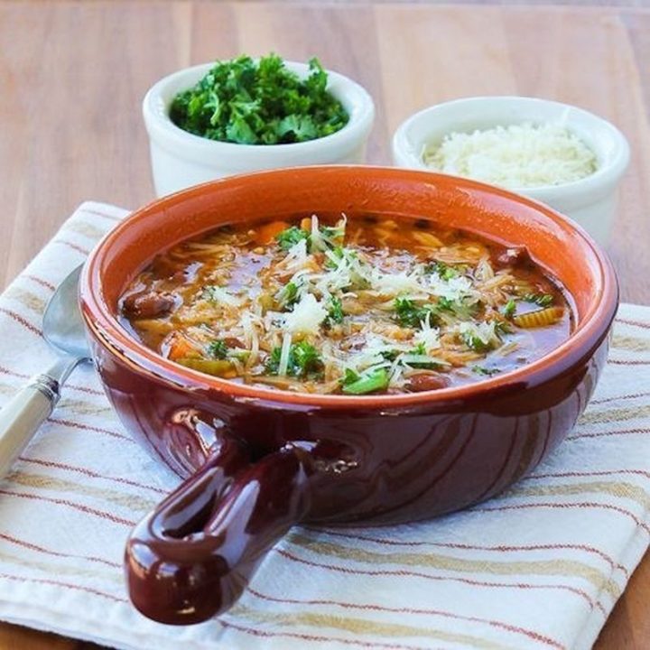 25 Healthy and Delicious Vegetarian Recipes - Slow Cooker Vegetarian Pasta e Fagioli Soup Recipe with Whole Wheat Orzo.