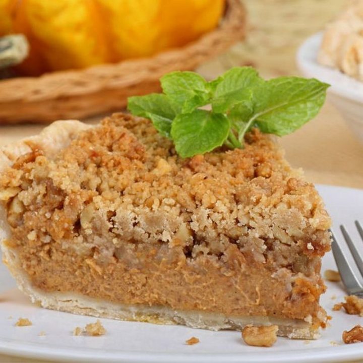 27 Pumpkin Pie Recipes - Streusel Pumpkin Pie.