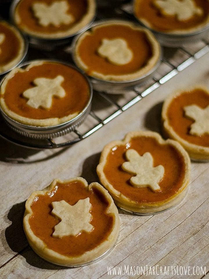 27 Pumpkin Pie Recipes - Mini Pumpkin Pie.