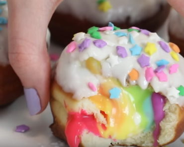 She Filled Doughnuts With Pudding and Made Tasty Rainbow-Filled Doughnuts!
