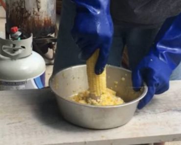 How to Remove Corn from the Cob Using Bundt Pans
