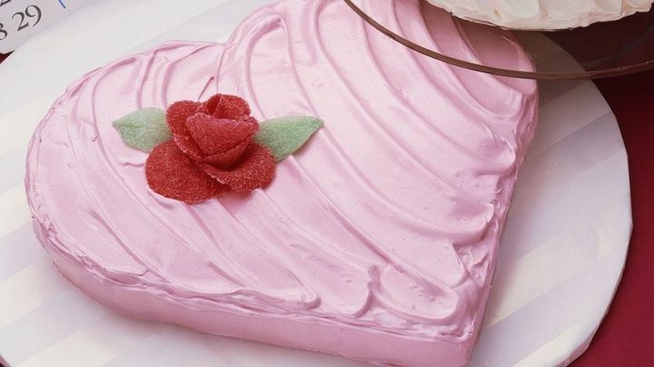 Raspberry-Filled Heart Cake