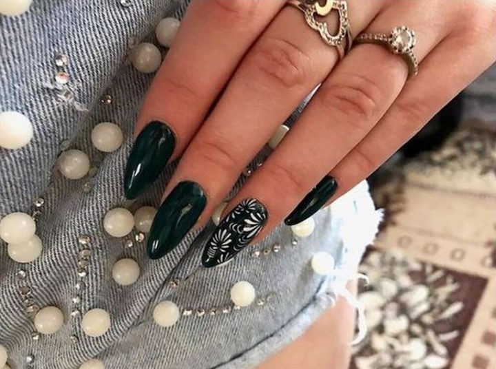 Extraordinary glossy nails perfect for an evening out.