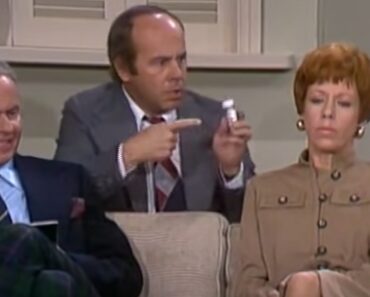Funny ‘I’m Not a Doctor’ Sketch From The Carol Burnett Show