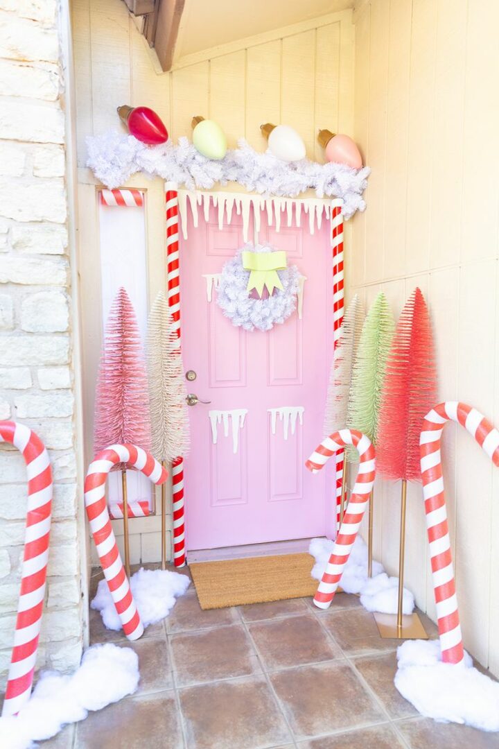 Gingerbread House Door Decor.