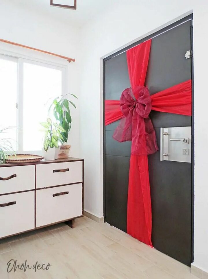 DIY Christmas Bow Door Decoration.