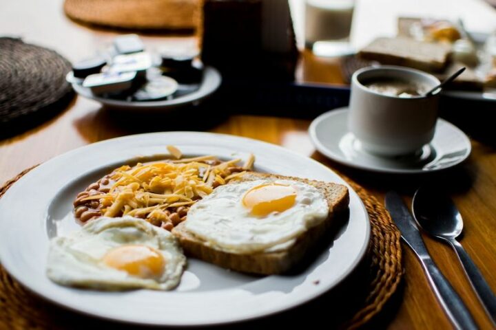 Morning Routine Ideas #3: Eat breakfast within an hour of waking up.