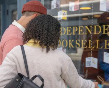 A Cozy Date at the Bookstore